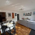 Appartamento In Frankfurt-sachsenhausen *